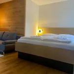 Geidorf Residenz - Serviced Apartments&parking Apartment Graz
